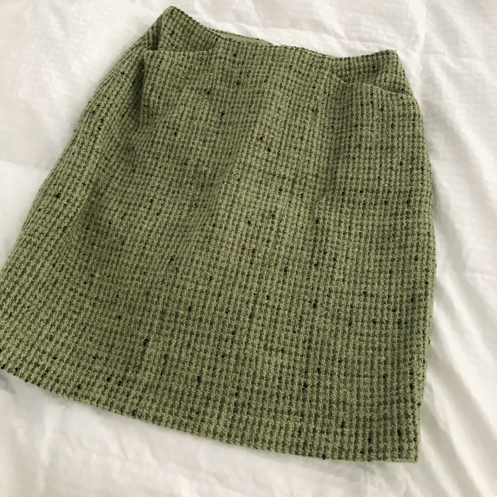 Chanel skirt suit - Picture 6 of 7